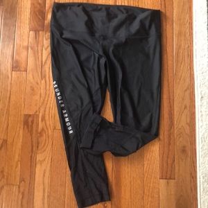 Under Armor Compression Capri leggings
